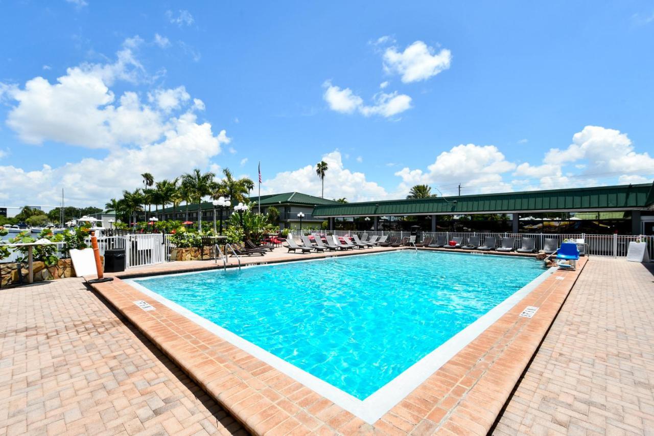 Remodeled, Huge Pool, Tiki Bar & Grill, Quiet Room サラソータ エクステリア 写真